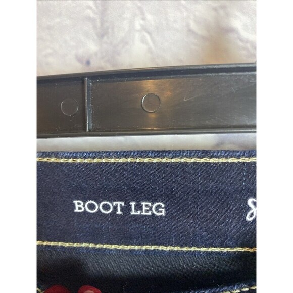 Style & Co. NWT Women’s Dark wash Casual Everyday Bootcut High rise Jeans Sze4 - Picture 4 of 9